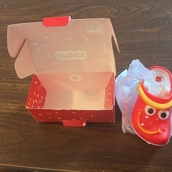 McDonald’s keychain croc - Picture 2 of 2